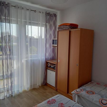 Pokoje Goscinne U Teresy Mrzeżyno Εξωτερικό φωτογραφία