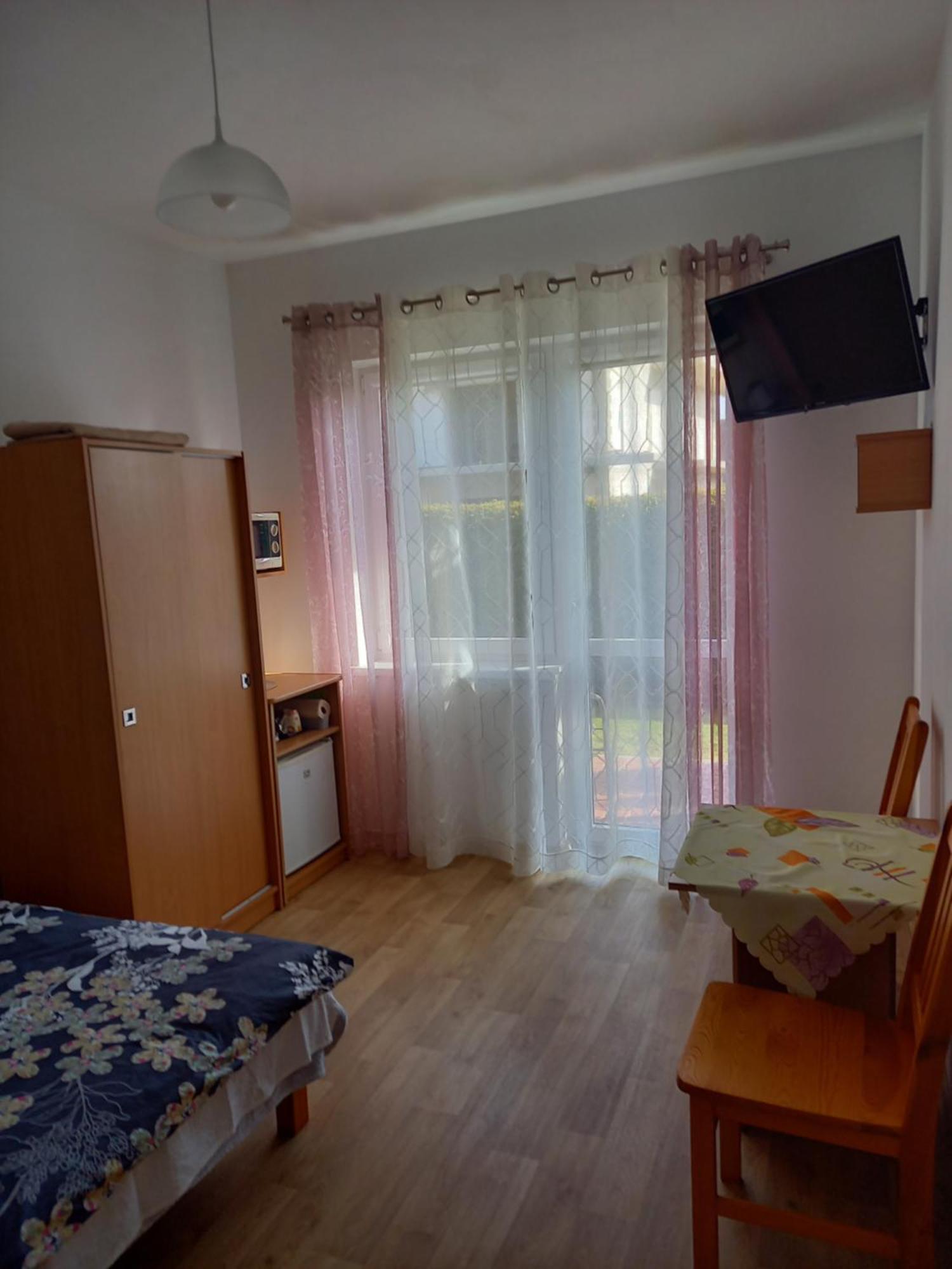 Pokoje Goscinne U Teresy Mrzeżyno Εξωτερικό φωτογραφία